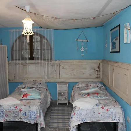 Holiday home Ellysblue